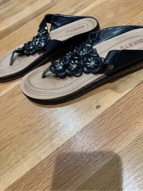 - Siketu Women's size 9.5 black stone flip flops
